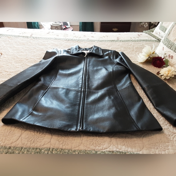 CASUAL CORNER ANNEX, BEAUTIFUL GENUINE BLACK LEATHER JACKET, SIZE SMALL - Picture 13 of 16